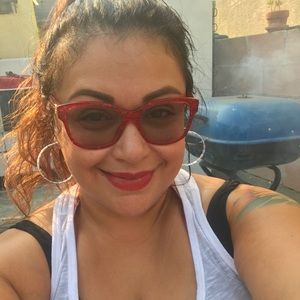 Meet your Posher, Annette